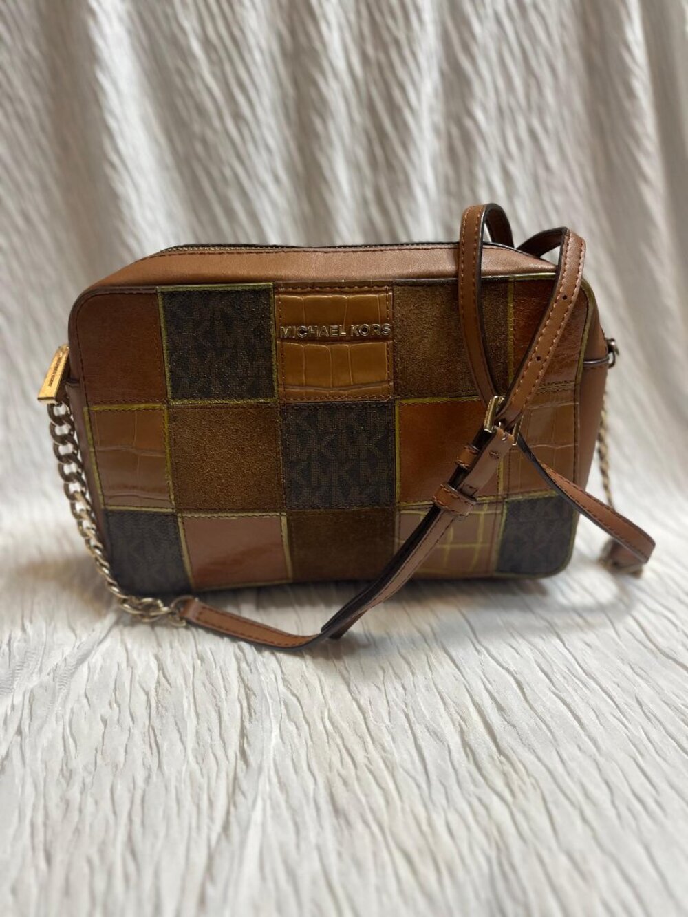 MICHAEL Michael Kors Jet Set Medium Patchwork Camera Crossbody Bag – Brown Multi
